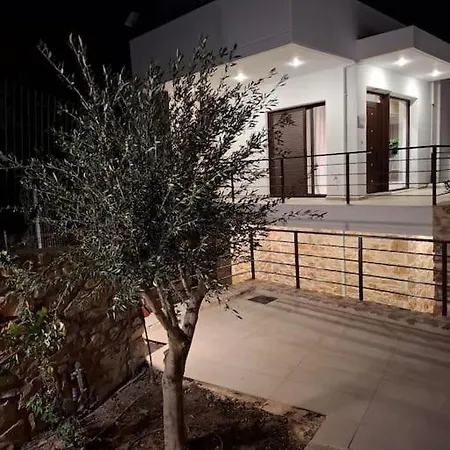 Elaida- πολυτελής βίλα-θέα θάλασσα, μάνη *