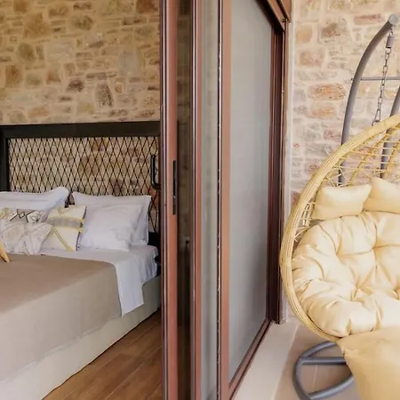 Elaida- πολυτελής βίλα-θέα θάλασσα, μάνη Villa Szkutári