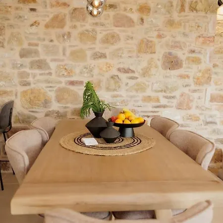 Villa Elaída- πολυτελής βίλα-θέα θάλασσα, μάνη