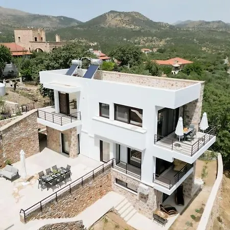 Elaida- πολυτελής βίλα-θέα θάλασσα, μάνη