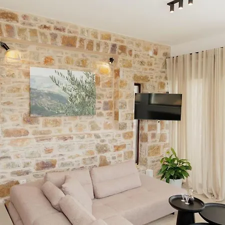 Villa Elaida- πολυτελής βίλα-θέα θάλασσα, μάνη