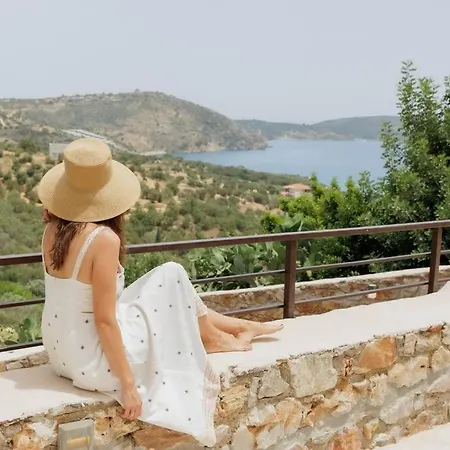 Elaida- πολυτελής βίλα-θέα θάλασσα, μάνη Skoutárion