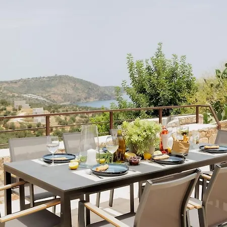 Elaida- πολυτελής βίλα-θέα θάλασσα, μάνη Villa Skoutárion