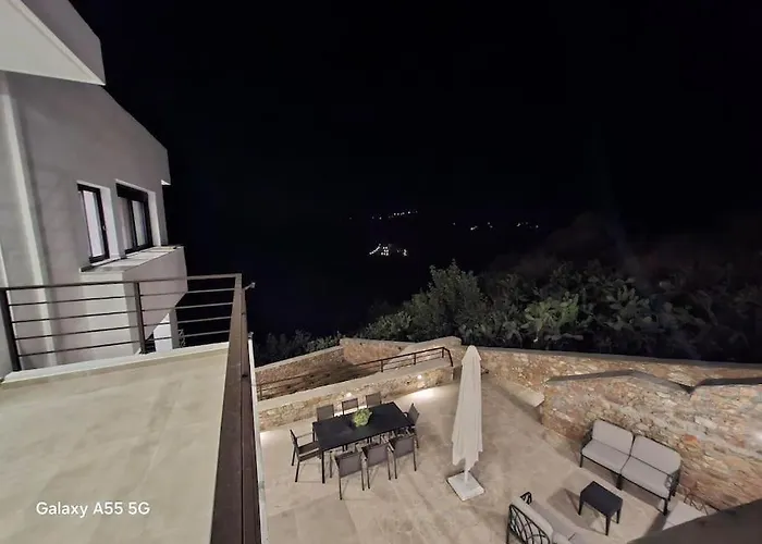 Villa Elaída- πολυτελής βίλα-θέα θάλασσα, μάνη Skoutárion