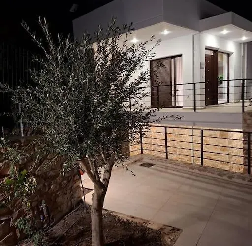 Elaida- πολυτελής βίλα-θέα θάλασσα, μάνη *