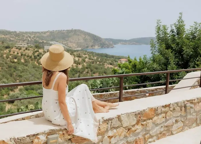 Elaida- πολυτελής βίλα-θέα θάλασσα, μάνη Skoutárion