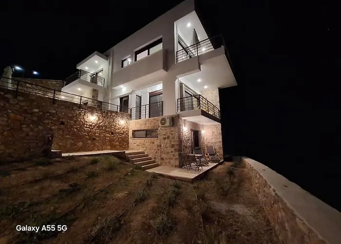 Villa Elaída- πολυτελής βίλα-θέα θάλασσα, μάνη Skoutárion